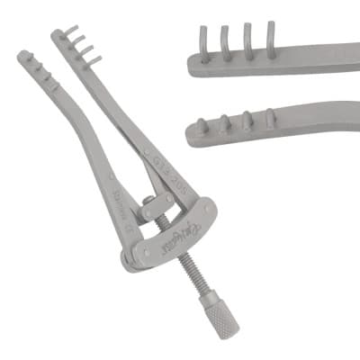 Alm Retractor